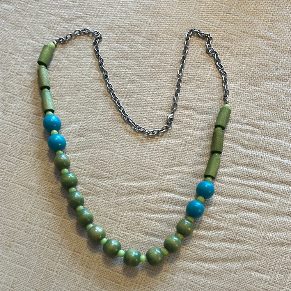 Green/Blue beaded necklace NWOT